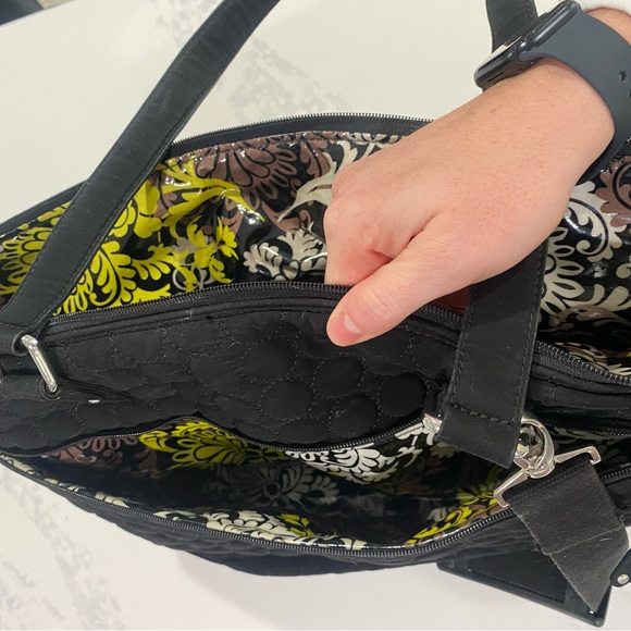 Vera Bradley Ultimate Baby Diaper Tote Bag with matching changing pad - Picture 5 of 7